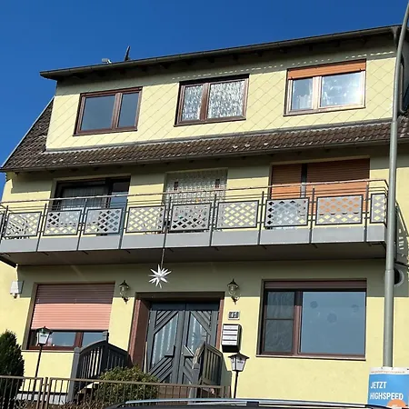 Einzel Zi Nr 2 Δωμάτια σε οικογενειακή κατοικία